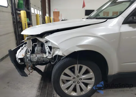 2013 Subaru Forester 2.5X Premium z USA, uszkodzony, nr VIN JF2SHADC6DG418539